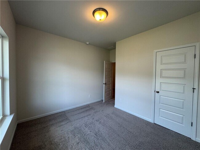 Building Photo - 24 Busby Dr