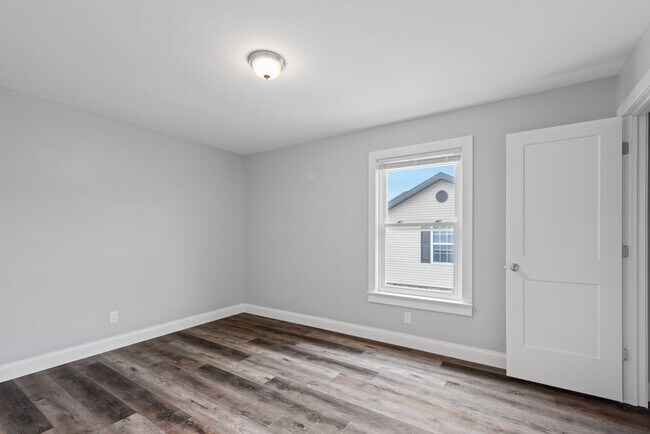 Building Photo - 1119 Columbus Cir