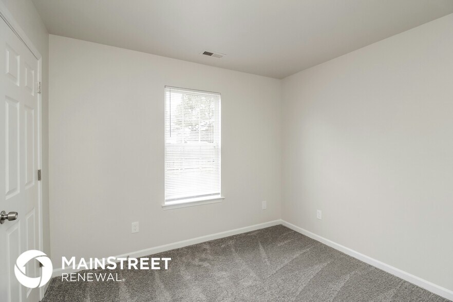 Building Photo - 2865 Oasis Ln