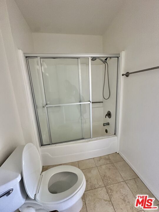 Building Photo - 10960 Bluffside Dr