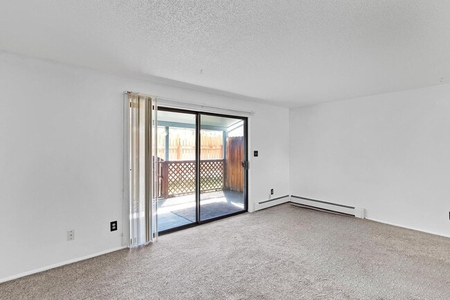 Building Photo - 2 Bedroom Condo near CMU