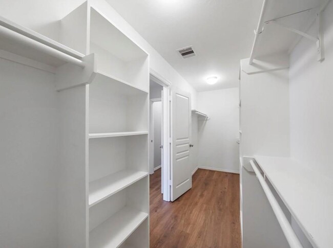 Building Photo - 1108 Beall Landing Ct