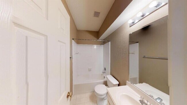 Building Photo - 1410 Chesterpoint Dr