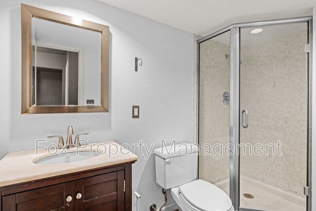 Building Photo - 1558 Greenbriar Blvd