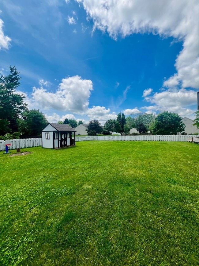 Building Photo - Beautiful 4 Bedroom Home in a Cul-De-Sac