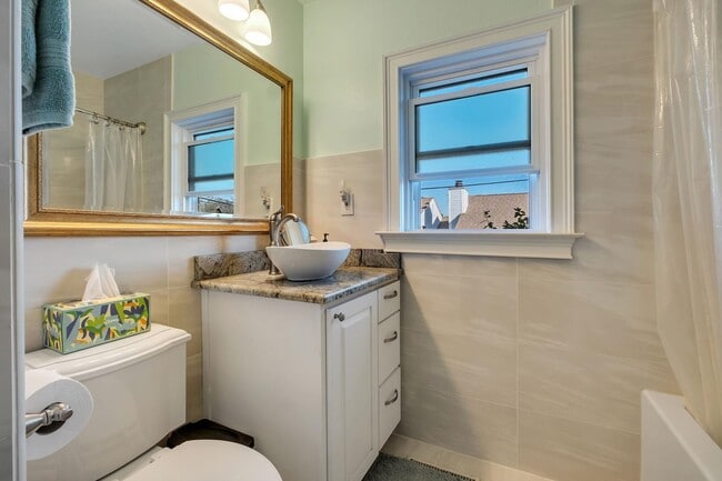 Building Photo - 1344 Terrace St