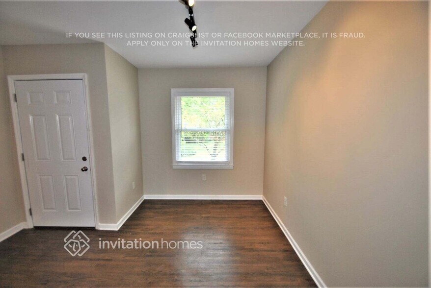 Building Photo - 1814 Flintwood Dr SE