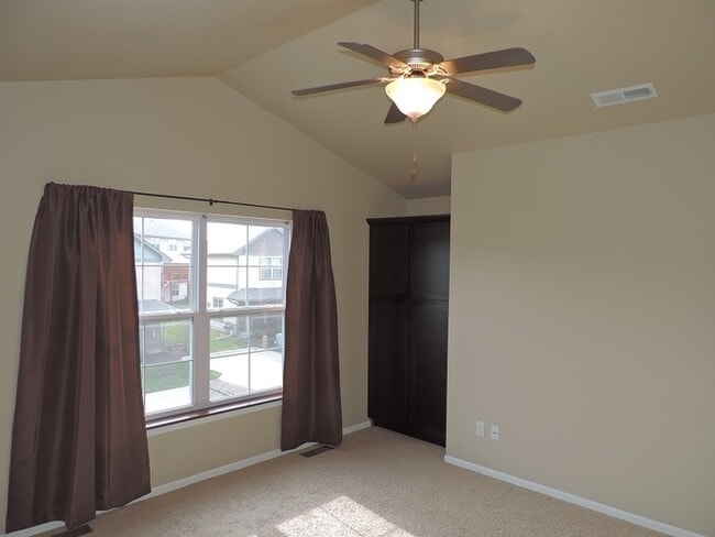 Building Photo - $1,950 | 3 Bedroom, 2.5 Bathroom Town Home | Pet Friendly* | Available for August 1st, 2026 Move In!