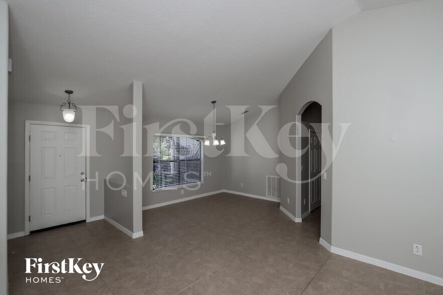 Building Photo - 1131 Sandusky St SE