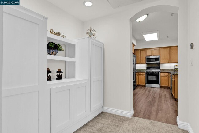 Building Photo - 1310 Creekside Dr