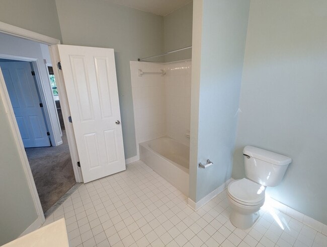 Building Photo - Impeccably maintained SFH in Clarksburg re...