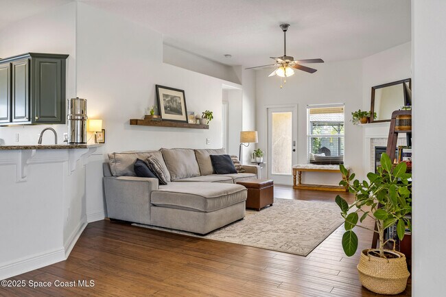 Building Photo - 1236 Alaqua Way