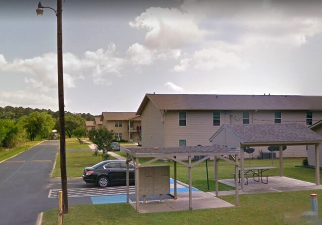 Building Photo - 522 Oak St