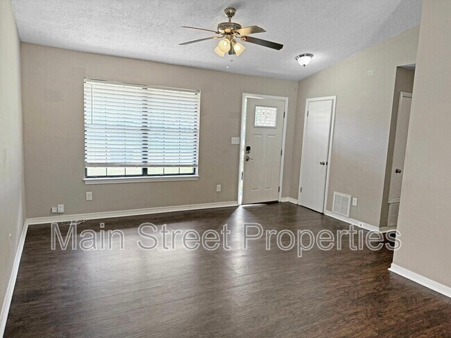 Building Photo - 7524 Sandy Creek Dr