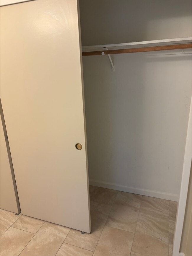 Building Photo - Two Bedroom Two Bath, plus Office Townhouse in Aptos