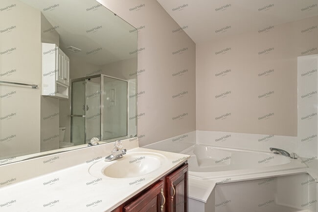 Building Photo - 4 Sunset Green Ct