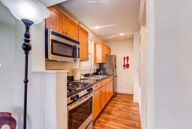 Building Photo - 1609 S Weller St