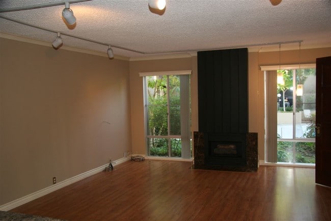 Living Room - 1775 Diamond St