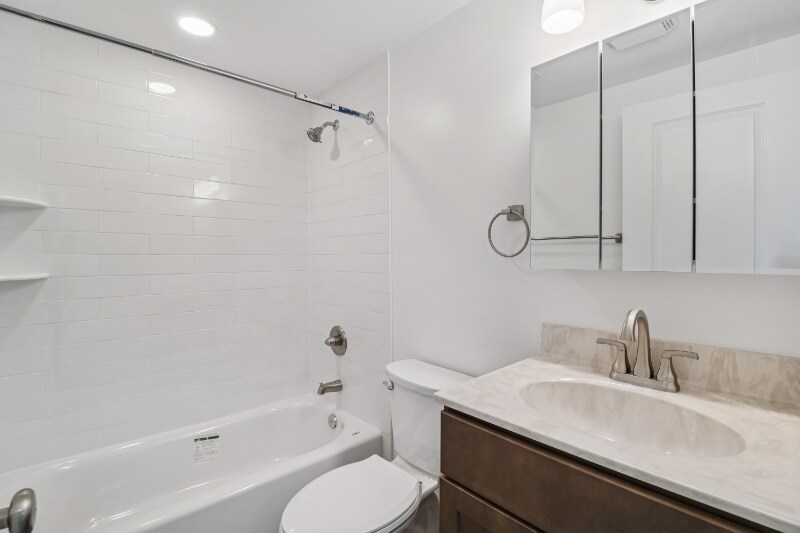 Building Photo - 303 Seaton Pl NE