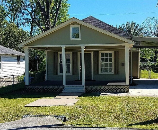 Primary Photo - 306 E 32nd St