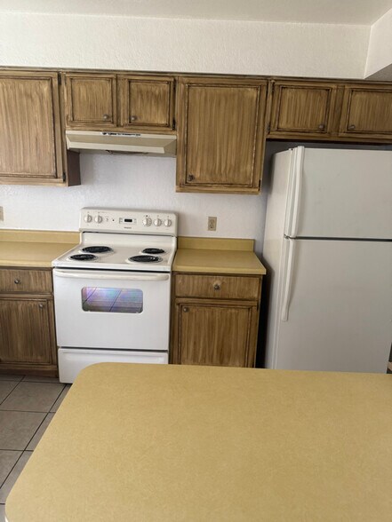 Building Photo - 433 Avenida Garza