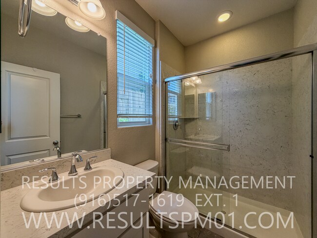 Building Photo - 1041 Bridlewood Dr