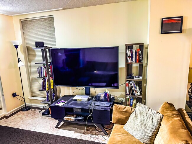 Building Photo - The Metropolitan