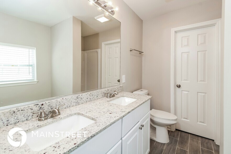 Building Photo - 6200 Creekbrooke Ct