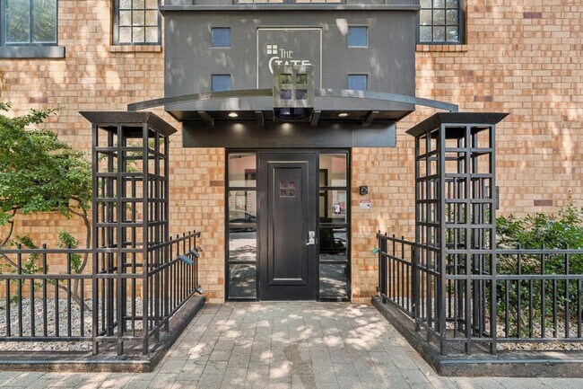 Building Photo - 1320 Bloomfield St