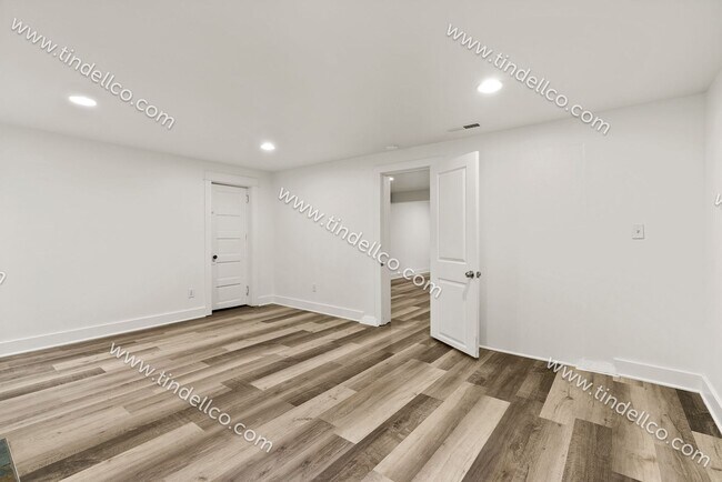 Building Photo - Modern Elegance Meets Campus Convenience: ...