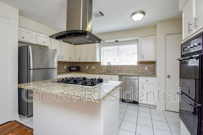 Building Photo - 11366 Oakcenter Dr