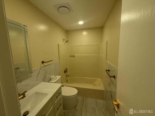 Building Photo - 5 Pelmont Pl