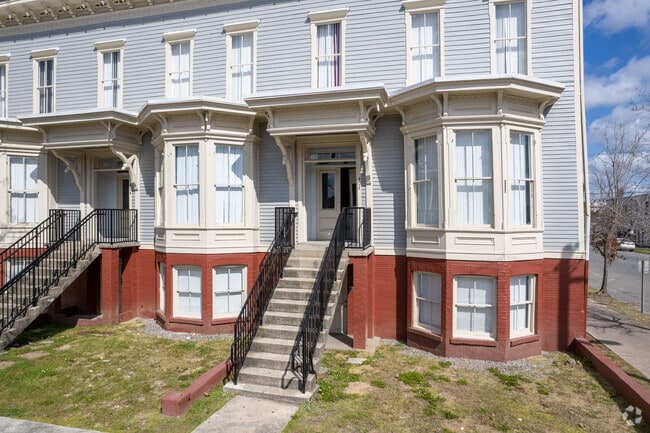 Building Photo - 402-410 W Park Ave