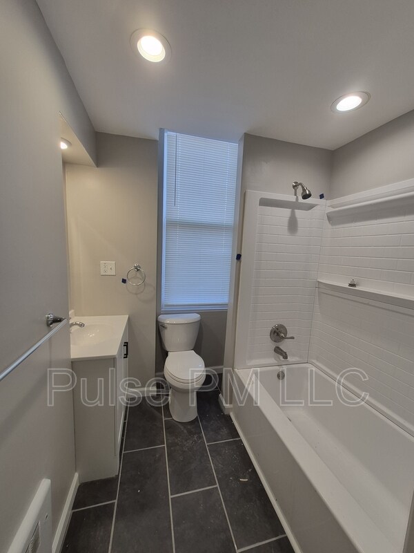 Building Photo - 638-640-640 6th Ave