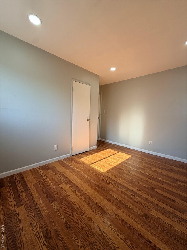 Building Photo - 153-16 110th Rd