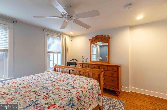 Building Photo - 216 W Lafayette St