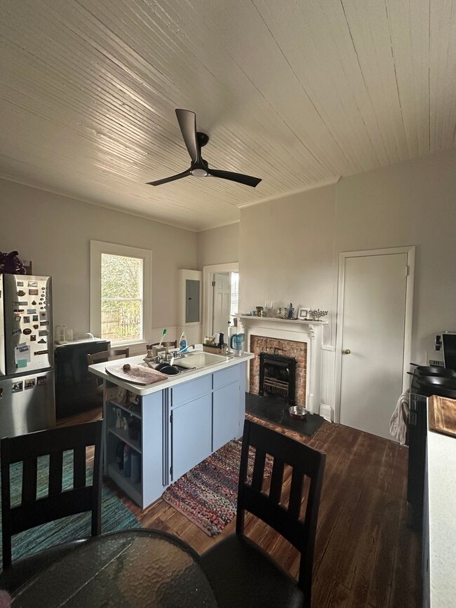 Building Photo - Shotgun Home in the Boulevard Neighborhood - Move in date June 1st, 2026