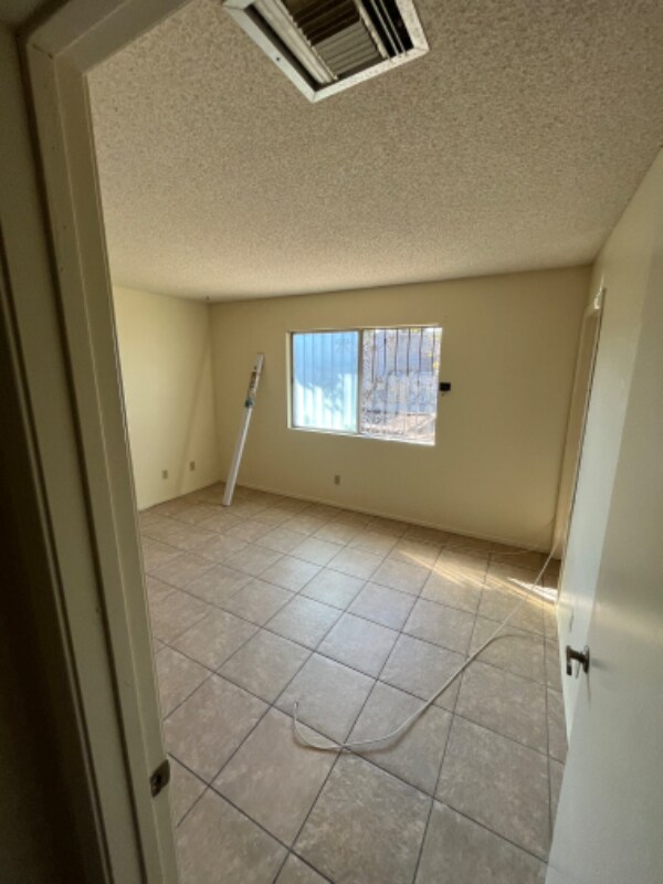 Building Photo - 1436 S Gecko Rd