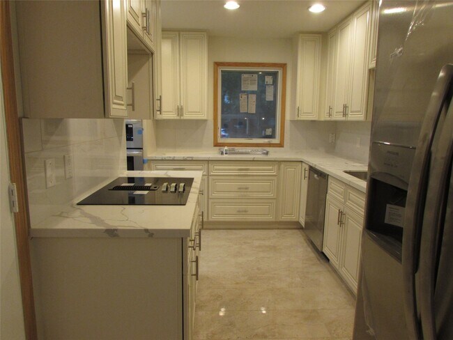 Building Photo - 201 Vanderpool Ln