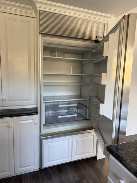 Building Photo - 116 S Broadway