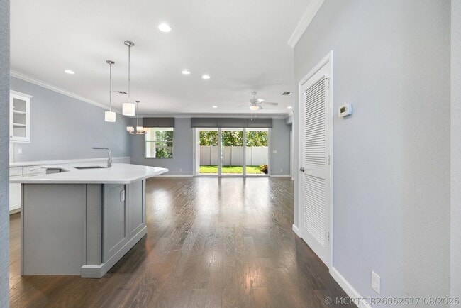 Building Photo - 7018 Limestone Cay Rd