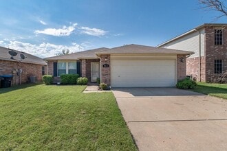 Building Photo - 5536 Camarillo Dr
