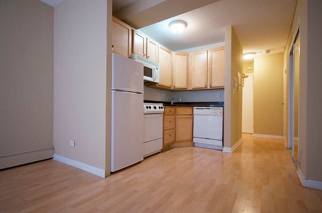 Building Photo - 1575 Oak