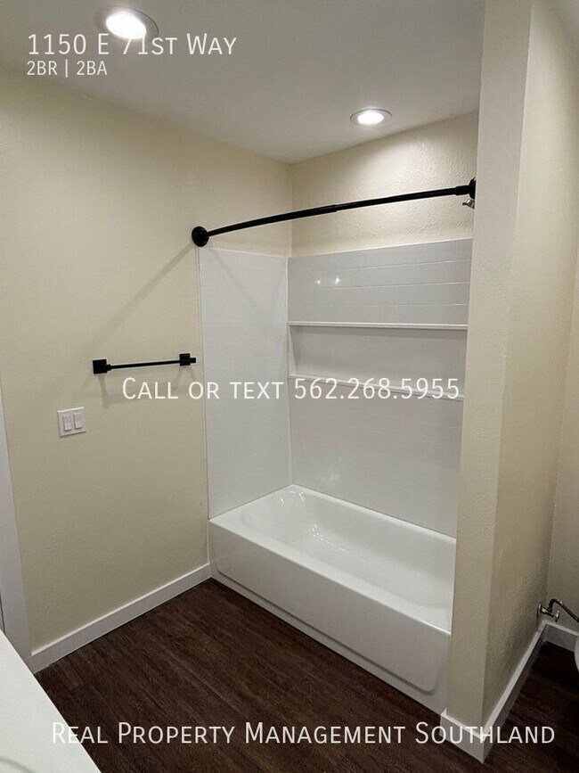 Building Photo - 2 Bedroom 2 Bath Home Available Now!