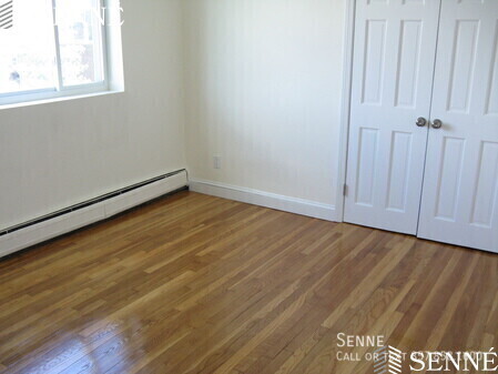 Building Photo - Cambridge - 1 Bedroom Condo- Available NOW!