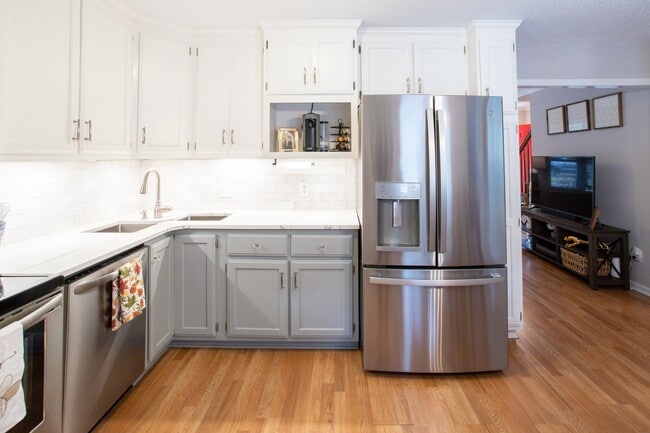 Building Photo - 1735 Kallaramo Rd