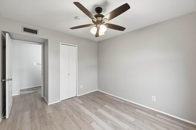 Building Photo - Charming 3-Bed Brick Home with Spacious Layout, Updated Floors & Cozy Fireplace in Grand Prairie