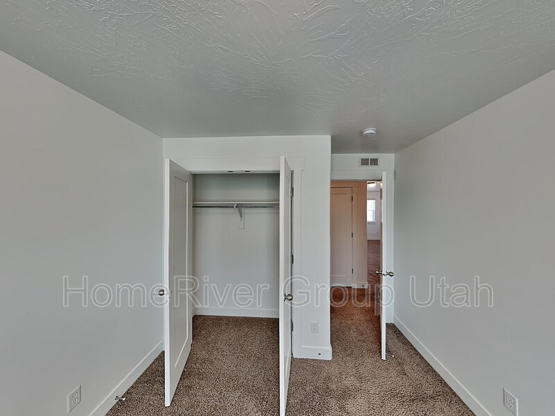 Building Photo - 836 E 340 S