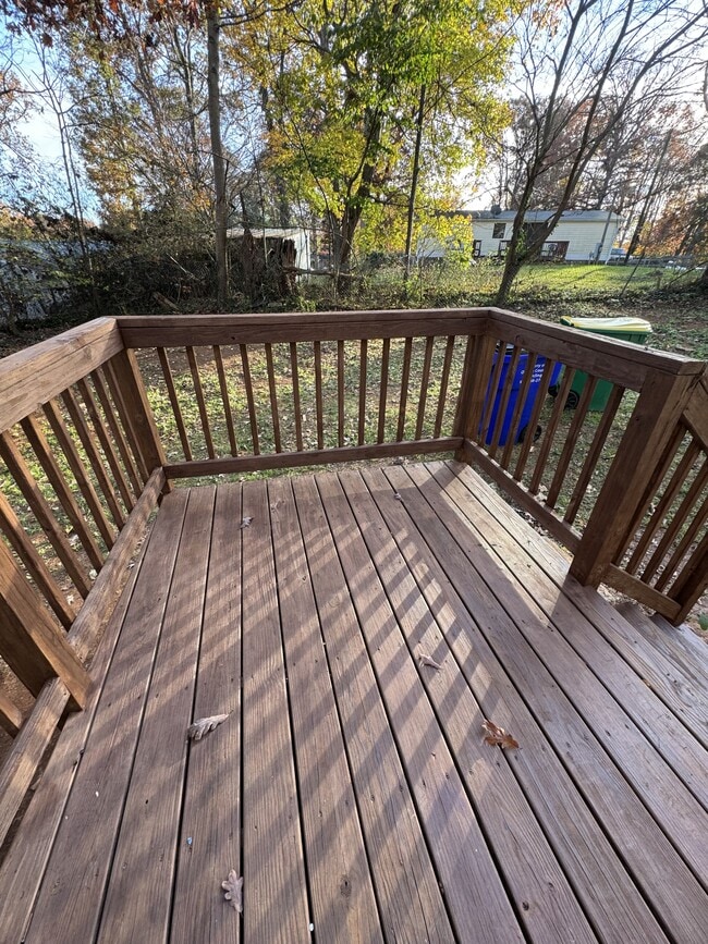 Building Photo - 2717 Hayes Dr