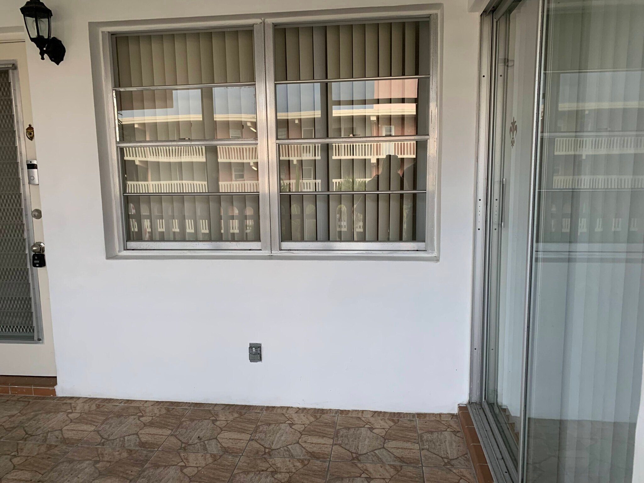 Building Photo - 180 NE 12th Ave